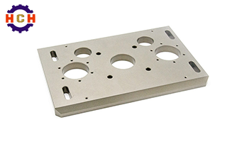 What are the characteristics of CNC precision machining?